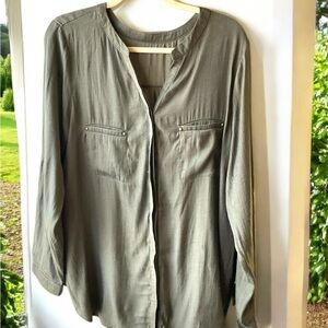 Green 3/4 Sleeve Button Down Blouse with Mandarin Collar